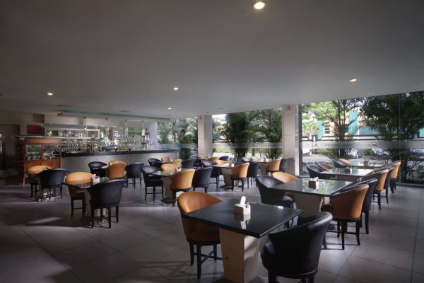 FM7 Resort Hotel (Tangerang)